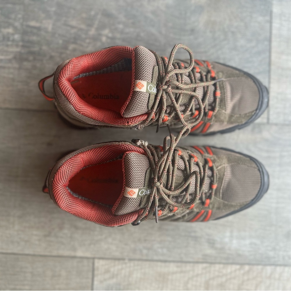Columbia Brown Hiking Boots with Red Highlights